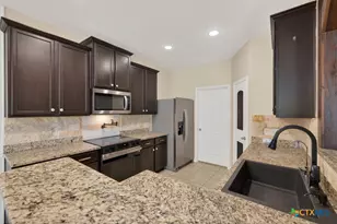 6370 Daisy Way, New Braunfels, TX 78132 - Photo 13