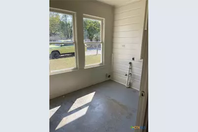 1521 N Hamilton Street, Gonzales, TX 78629 - Photo 13