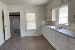 1521 N Hamilton St, Gonzales, TX 78629 - Photo 3