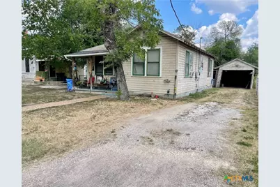 515 N Erskine Street, Seguin, TX 78155 - Photo 3