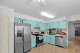 306 Waterford Dr, Victoria, TX 77901 - Photo 9