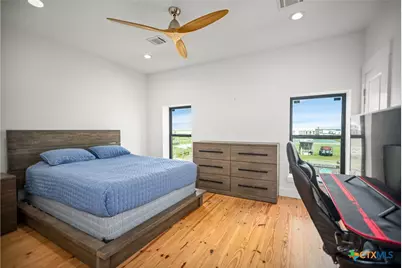 804 W Tyler Avenue, Port O'Connor, TX 77982 - Photo 39