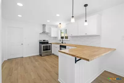 208 Eleanor Street, Victoria, TX 77904 - Photo 17