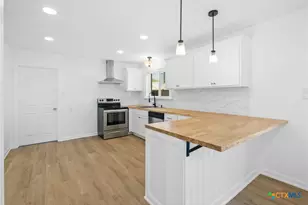 208 Eleanor St, Victoria, TX 77904 - Photo 17