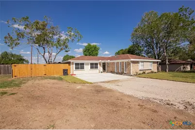 208 Eleanor Street, Victoria, TX 77904 - Photo 5