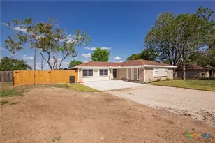 208 Eleanor St, Victoria, TX 77904 - Photo 5