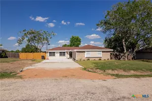 208 Eleanor St, Victoria, TX 77904 - Photo 3