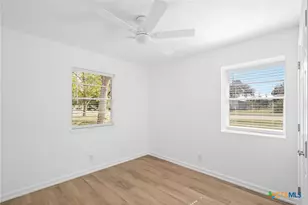 208 Eleanor St, Victoria, TX 77904 - Photo 27