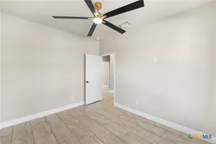 23102 Shady Forest Dr, Elmendorf, TX 78112 - Photo 25