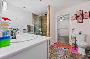 243 County Rd 4314, Lampasas, TX 76550 - Photo 17