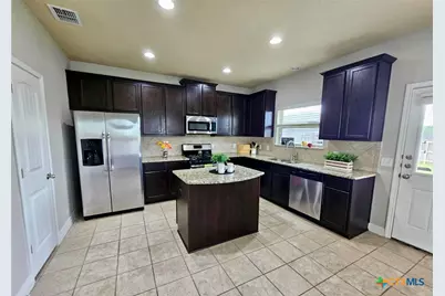 729 Community Drive, New Braunfels, TX 78132 - Photo 3