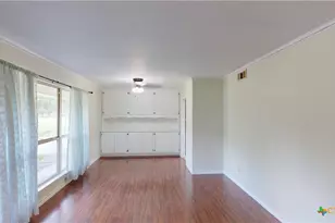 105 Tropical Dr, Victoria, TX 77904 - Photo 9