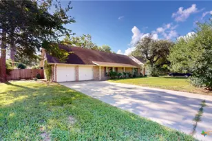 105 Tropical Dr, Victoria, TX 77904 - Photo 1