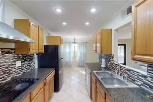 105 Tropical Dr, Victoria, TX 77904 - Photo 7