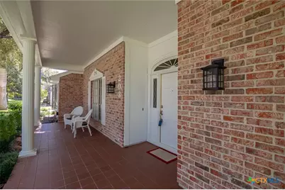 203 Whispering Creek Street, Victoria, TX 77904 - Photo 5
