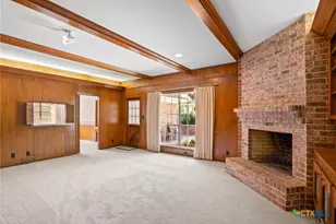 203 Whispering Creek St, Victoria, TX 77904 - Photo 13