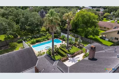 203 Whispering Creek Street, Victoria, TX 77904 - Photo 45