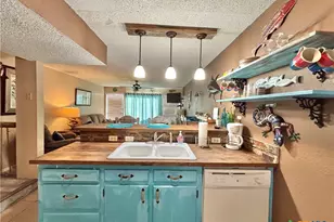 438 S 15th St, Port O'Connor, TX 77982 - Photo 3