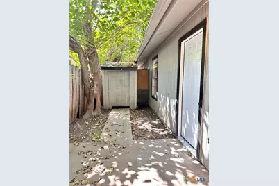 614 Mill Street #B, San Marcos, TX 78666 - Photo 9