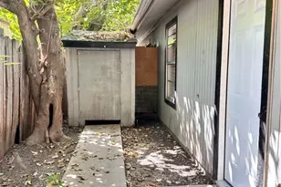 614 Mill St, San Marcos, TX 78666 - Photo 9