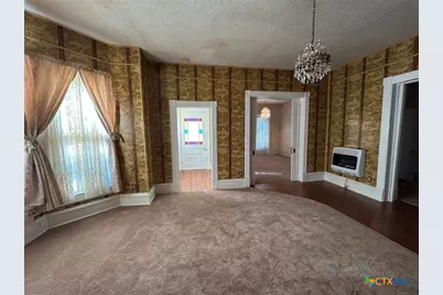 304 W Krezdorn Street, Seguin, TX 78155 - Photo 5