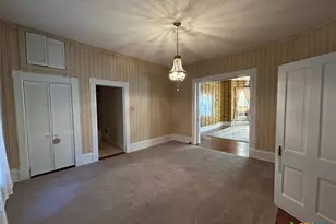 304 W Krezdorn St, Seguin, TX 78155 - Photo 3