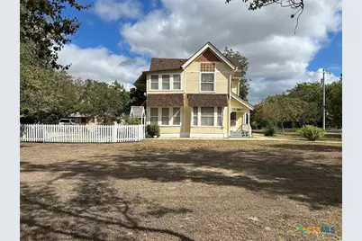 304 W Krezdorn Street, Seguin, TX 78155 - Photo 1