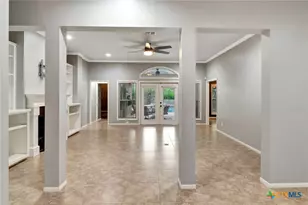 107 Masters Ct, Victoria, TX 77904 - Photo 3