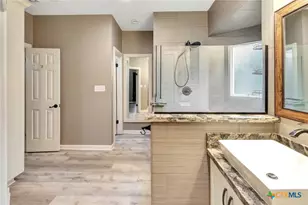 107 Masters Ct, Victoria, TX 77904 - Photo 37