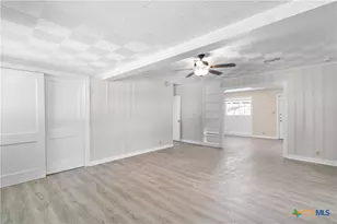 606 W Gayle St, Edna, TX 77957 - Photo 5