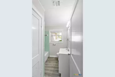 606 W Gayle Street, Edna, TX 77957 - Photo 11