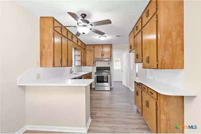 606 W Gayle Street, Edna, TX 77957 - Photo 9