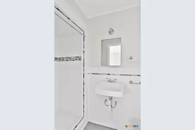 606 W Gayle Street, Edna, TX 77957 - Photo 17