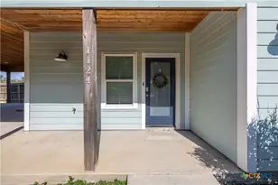 1124 Katy St, New Braunfels, TX 78130 - Photo 3