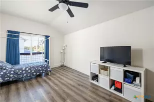 1124 Katy St, New Braunfels, TX 78130 - Photo 15