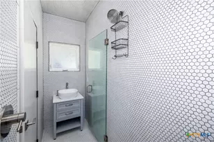 1124 Katy St, New Braunfels, TX 78130 - Photo 19