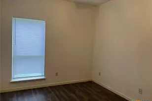 1302 N Bishop, San Marcos, TX 78666 - Photo 9