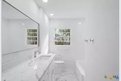 101 E Loma Vista Avenue, Victoria, TX 77901 - Photo 31