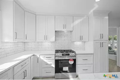 101 E Loma Vista Avenue, Victoria, TX 77901 - Photo 7