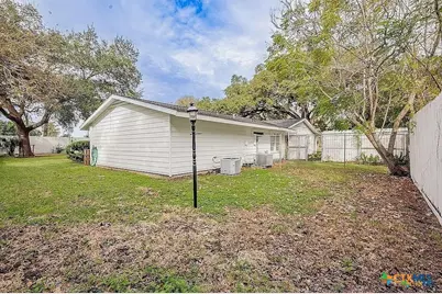 101 E Loma Vista Avenue, Victoria, TX 77901 - Photo 47