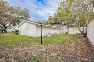 101 E Loma Vista Ave, Victoria, TX 77901 - Photo 47