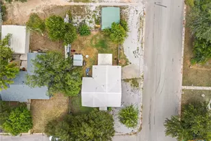 607 S Summer St, Lampasas, TX 76550 - Photo 23