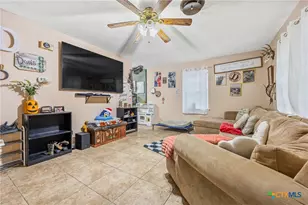 607 S Summer St, Lampasas, TX 76550 - Photo 11