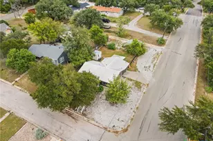 607 S Summer St, Lampasas, TX 76550 - Photo 21