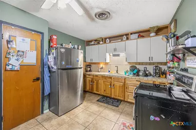 607 S Summer Street, Lampasas, TX 76550 - Photo 9