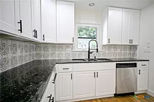 456 Magazine Ave, New Braunfels, TX 78130 - Photo 17