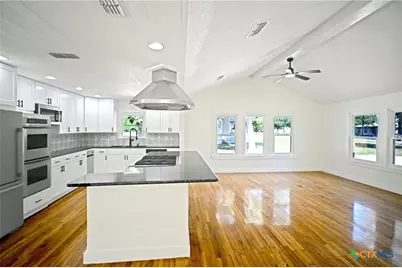 456 Magazine Avenue, New Braunfels, TX 78130 - Photo 9