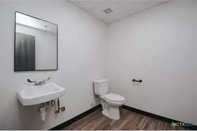 3706 N Navarro Street #100, Victoria, TX 77901 - Photo 17