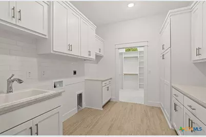 8439 Spring Creek Loop, Salado, TX 76571 - Photo 25