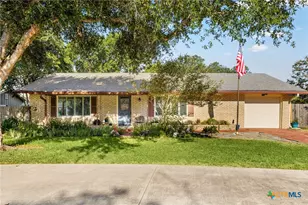 612 Kathy Dr, Seguin, TX 78155 - Photo 1